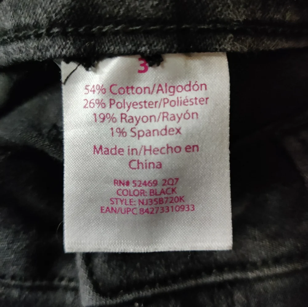 ***No Boundaries Skinny Jeans (Size 3) - Picture 4 of 5